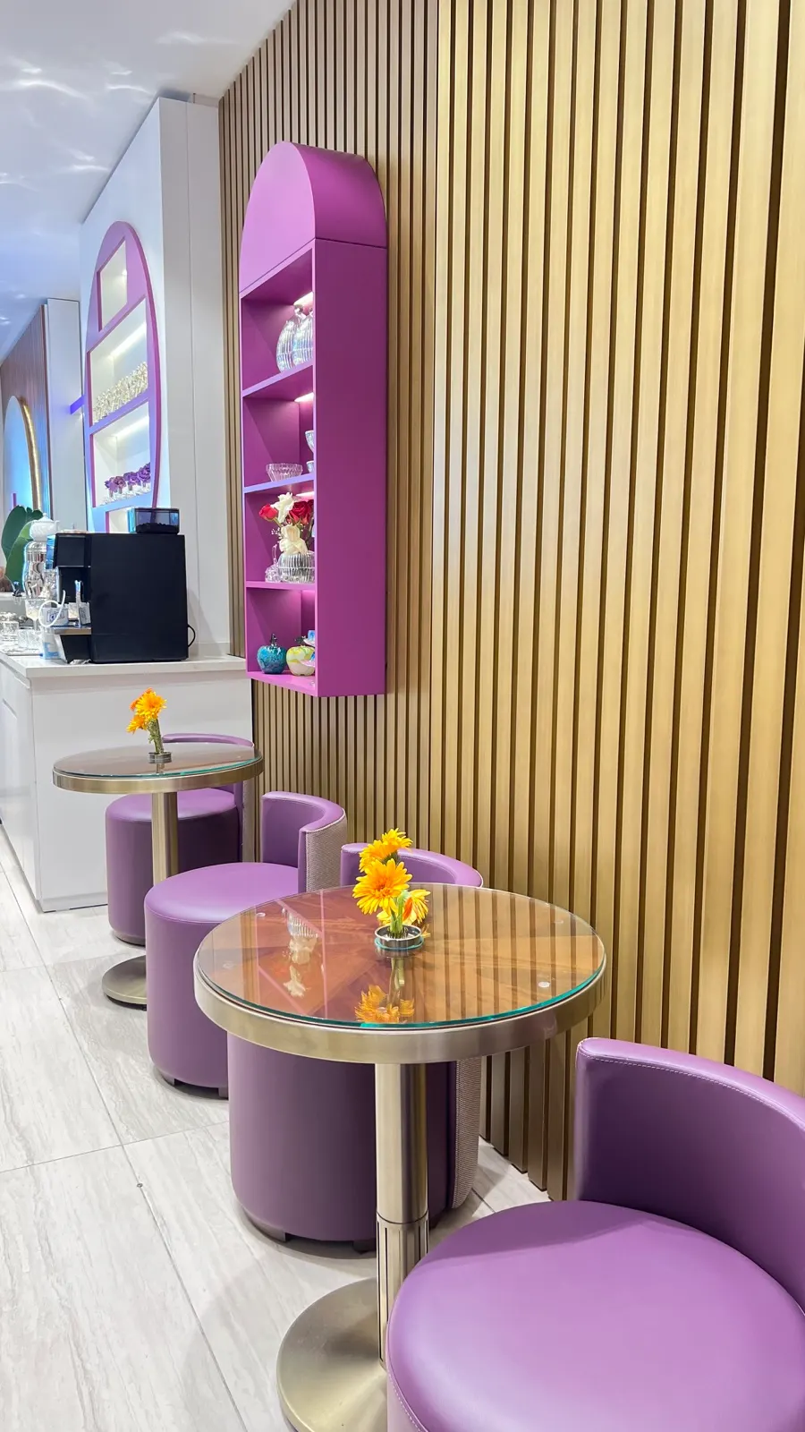 ALBA Café konforlu oturma alanı